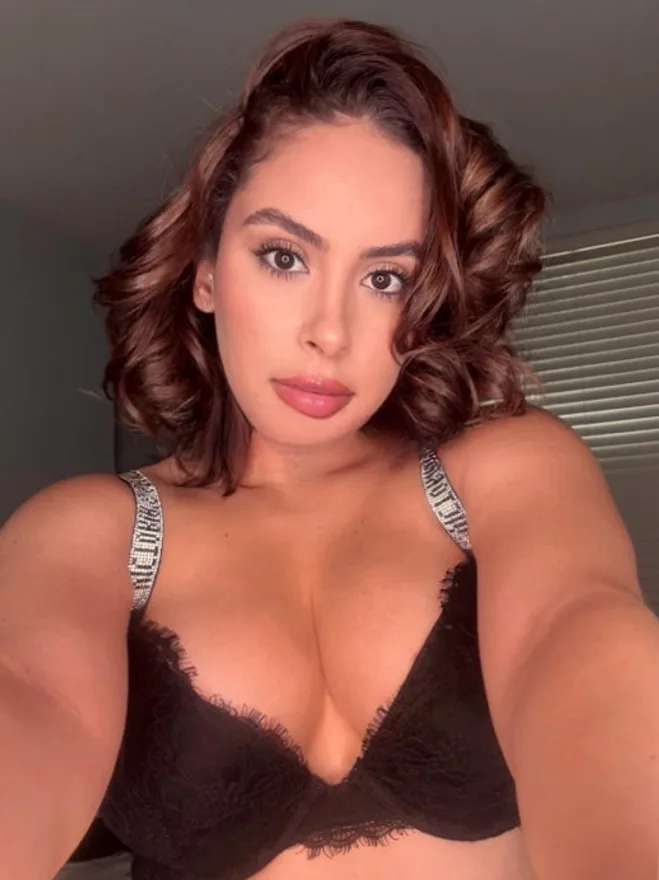 Julia Belle