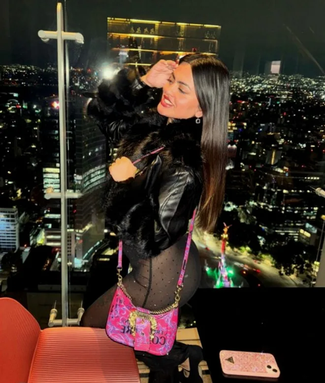 Una